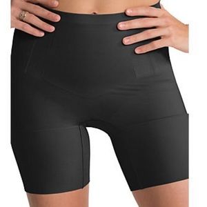 SPANX® On Core Mid-Thigh Short- SS6615 M